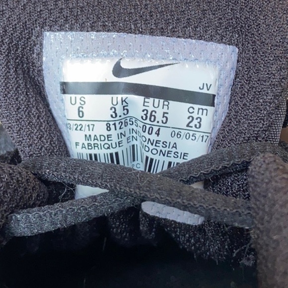 Nike Tanjun Metallic Gold.  A  Modern Design For An Elevated Everyday Look. - Picture 7 of 8